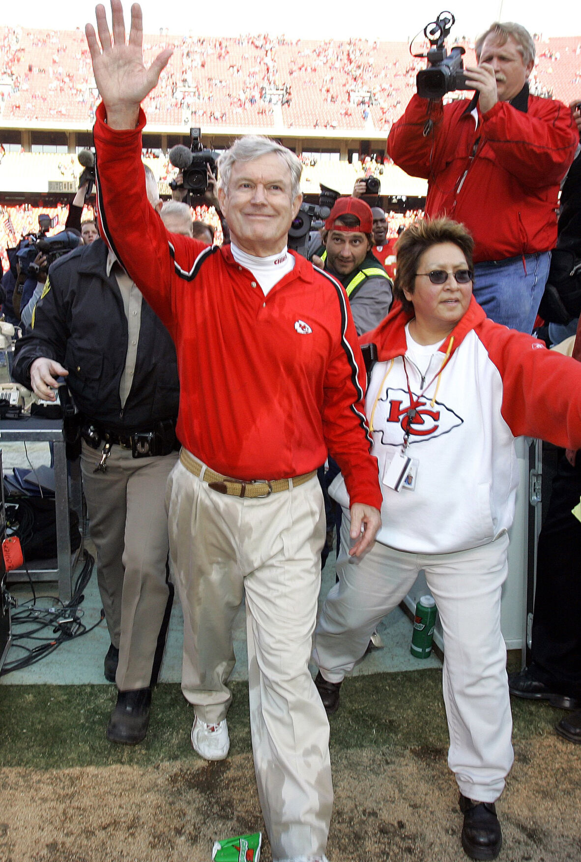 Dick Vermeil, coach of 'Greatest Show on Turf' Rams, elected to Pro  Football Hall of Fame Midwest News - Bally Sports