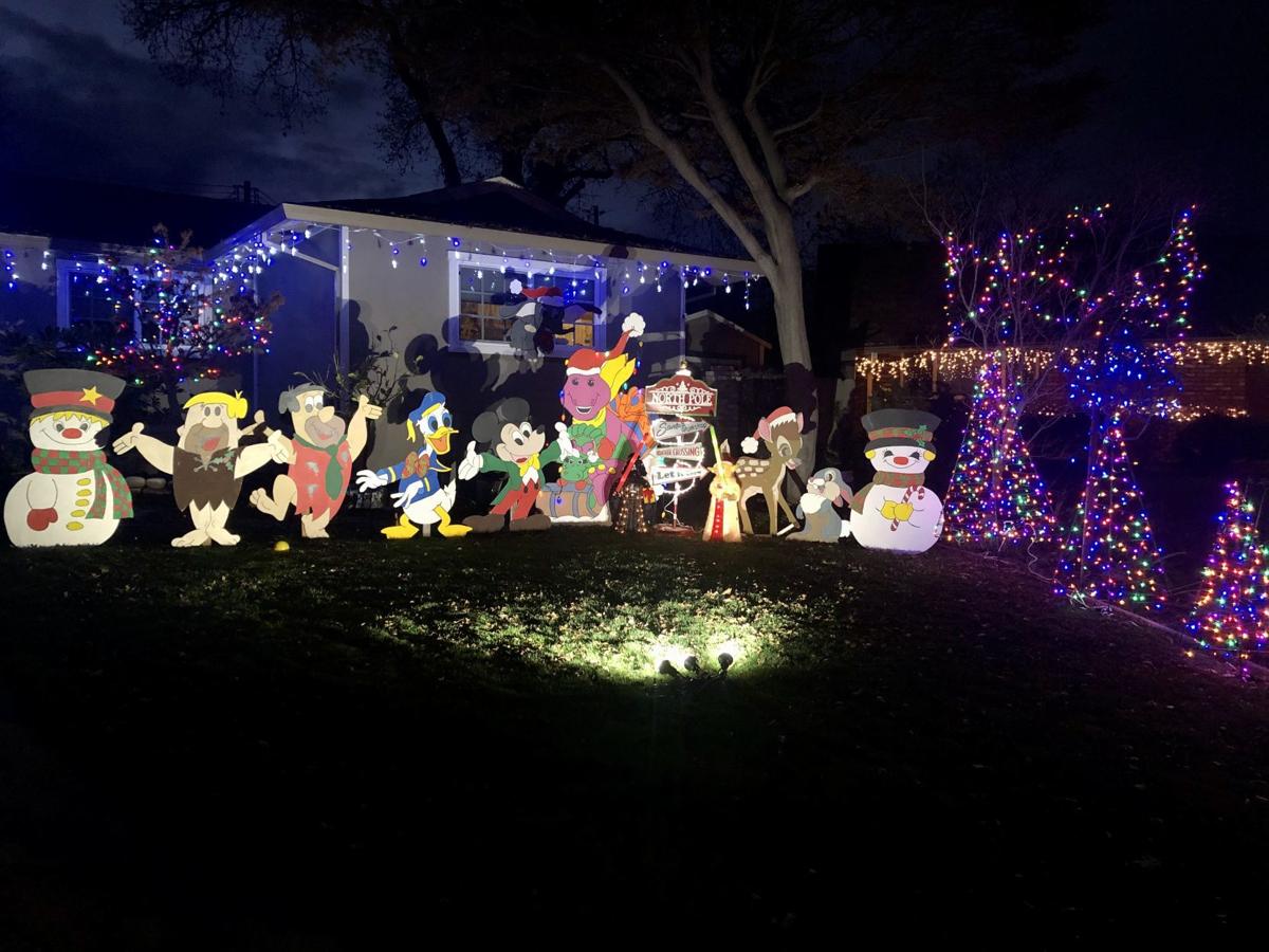 Photos Holiday Light Displays In Napa Valley 2019 Local News Napavalleyregister Com - roblox mech santa saves christmas youtube