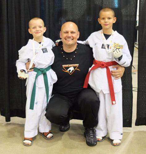 Local Report: Taekwondo athletes earn gold medals at Chicago tourney