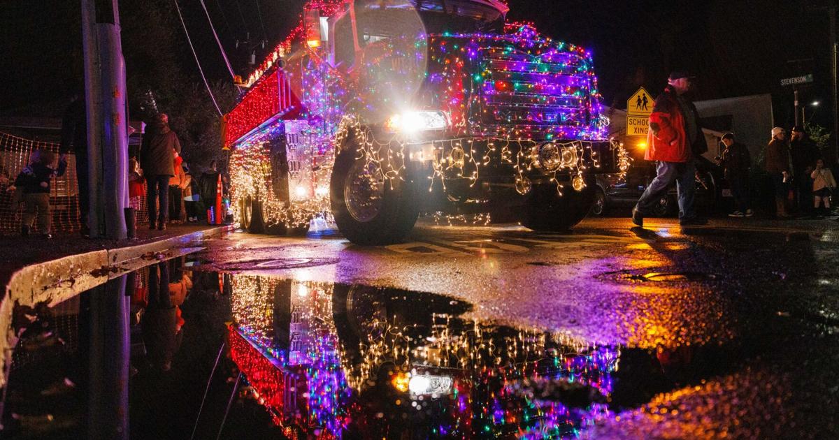 Calistoga Lighted Tractor Parade 2025