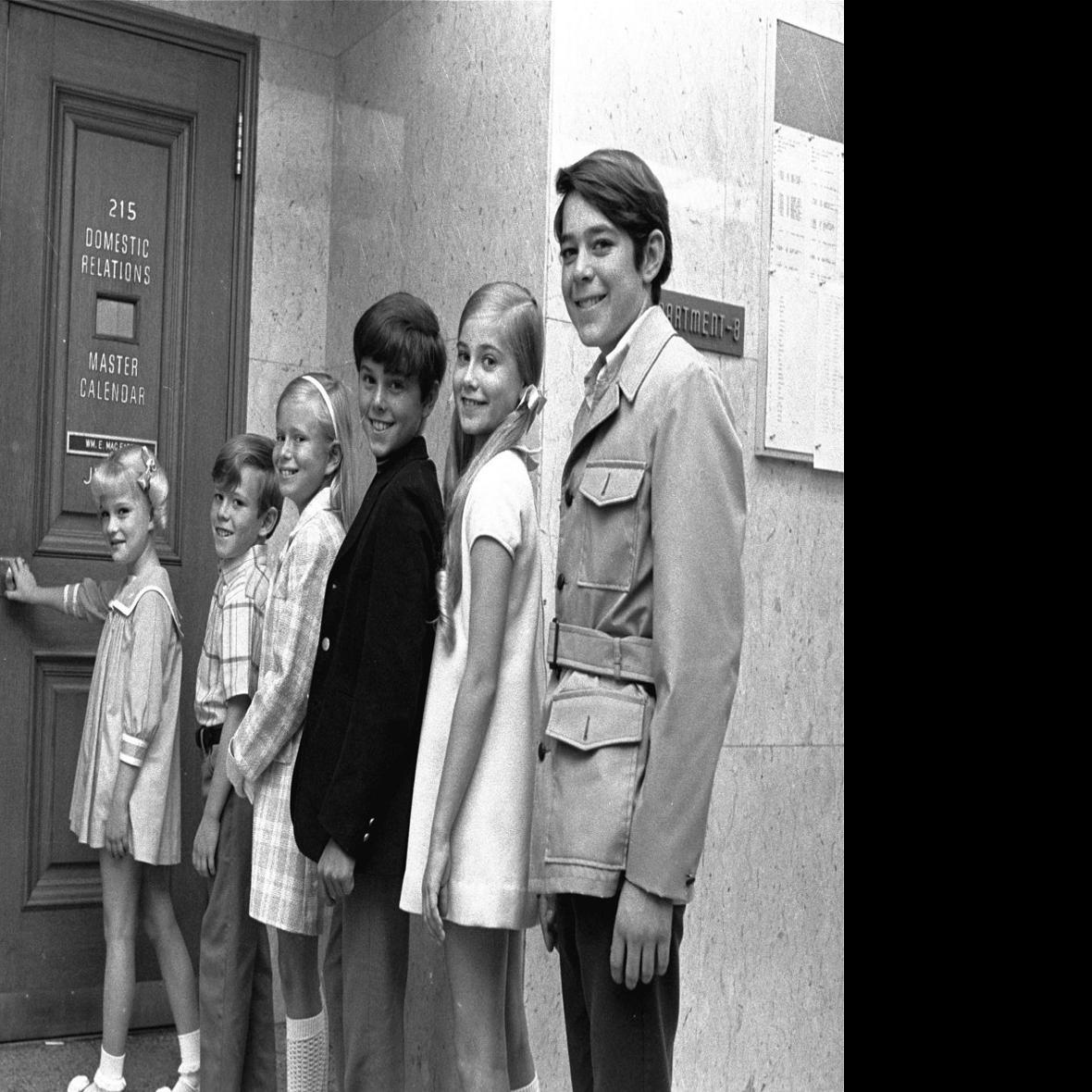 Your Turn The Brady Bunch Brings Blended Family To Tv Letters To The Editor Napavalleyregister Com The crewman accepted, only to later find that the director had secretly dosed him with a laxative before slapping on the cuffs. the brady bunch brings blended family