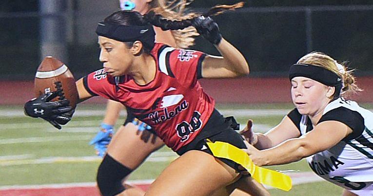 Bella Torres, Amy Echeverria
