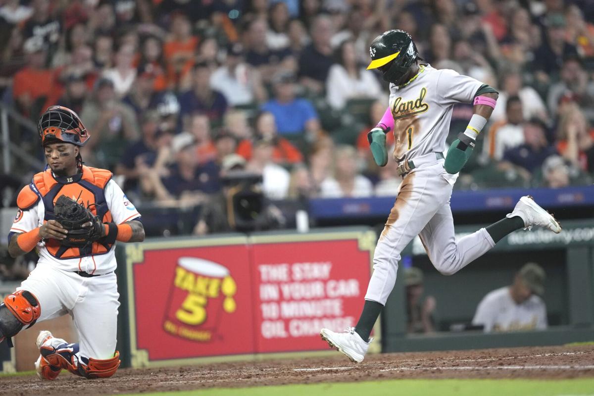 Noda gets Athletics' 1st hit vs. Astros with 1 out in 9th inning