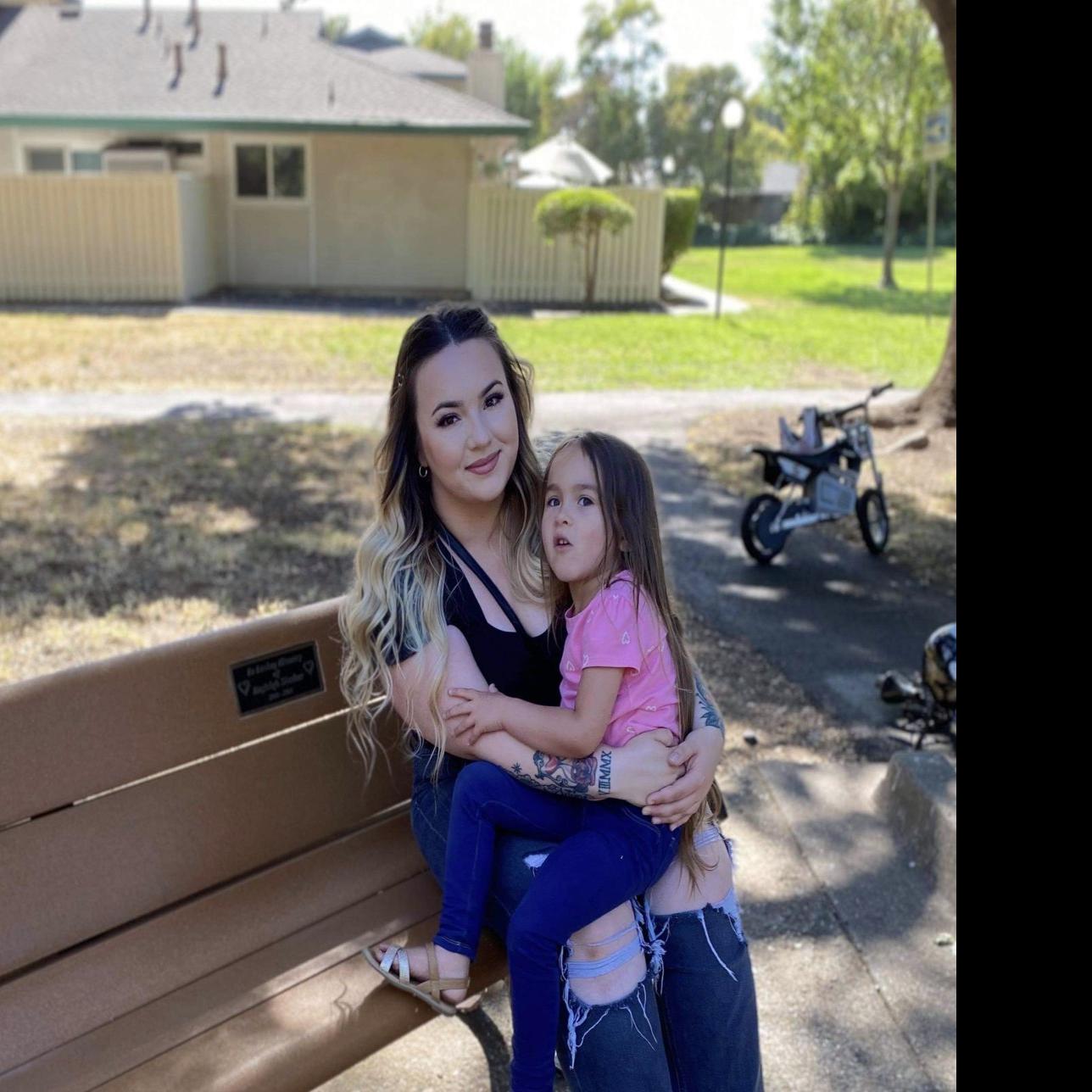 Kayleigh S Bench Aunt Raises Funds For Napa Memorial To Niece Who Died At Age 3 Local News Napavalleyregister Com
