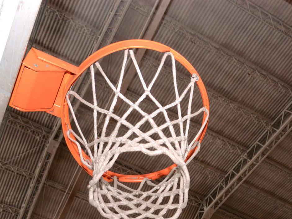 Ncaa Referee Is Target Of Death Threats After Kentucky Loss College And Professional Sports Napavalleyregister Com