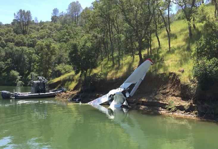plane crashing into lake drawing