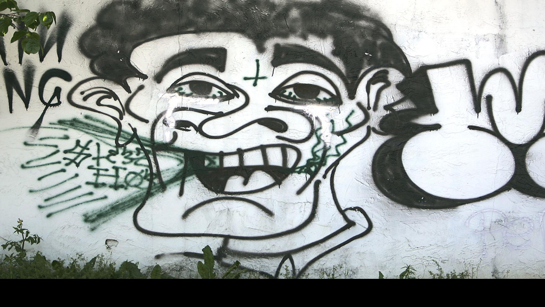 Graffiti Sprouts On Napa Valley Wine Train Route Local News Napavalleyregister Com