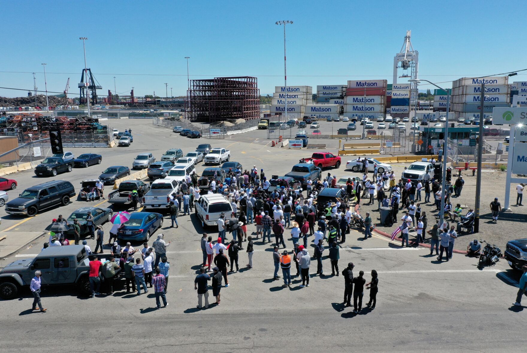 Trucker blockade ends at Port of Oakland; protesters see no movement on labor