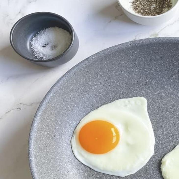 The Kitchn: How to make the best sunny-side-up eggs
