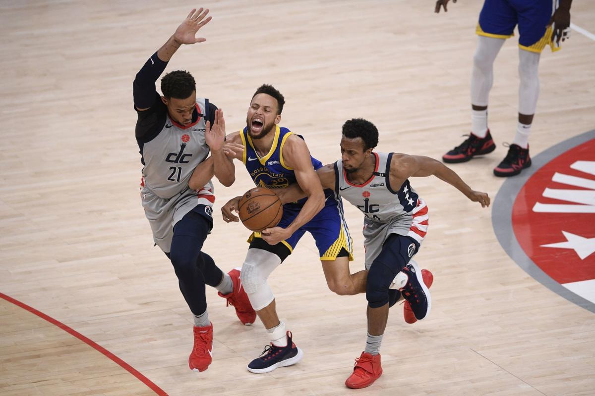 Steph Curry Absolutely Loses His Mind Over Damion Lee's Game