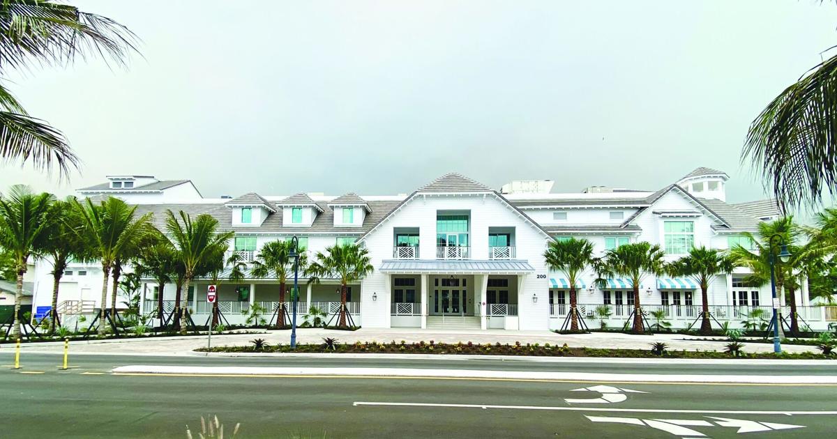 Olde Naples Hotel opens first building with Annie's Bistro