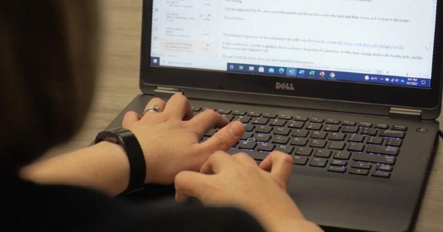 Tennessee lawmakers propose bill to limit AI's interactions