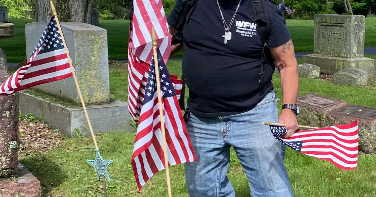 VFW replaces flags on Graceland graves - Vimarsana News