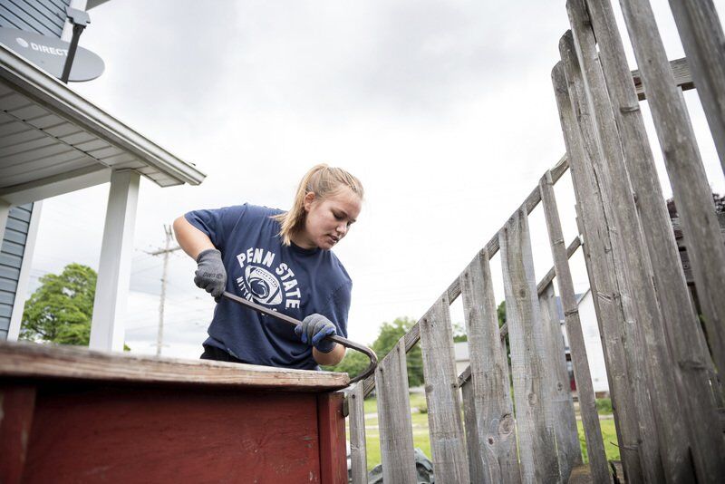 VIDEO: Out-of-town teens tackle local home repairs | Local News