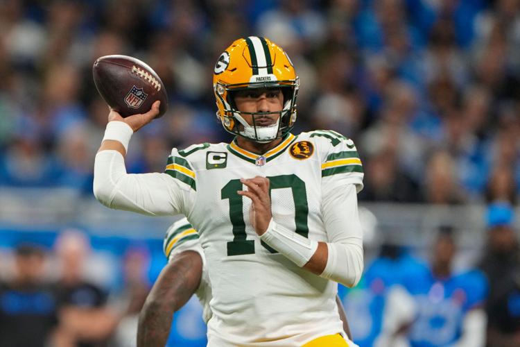 Bears face Packers at Lambeau Field with NFC North lead in the balance