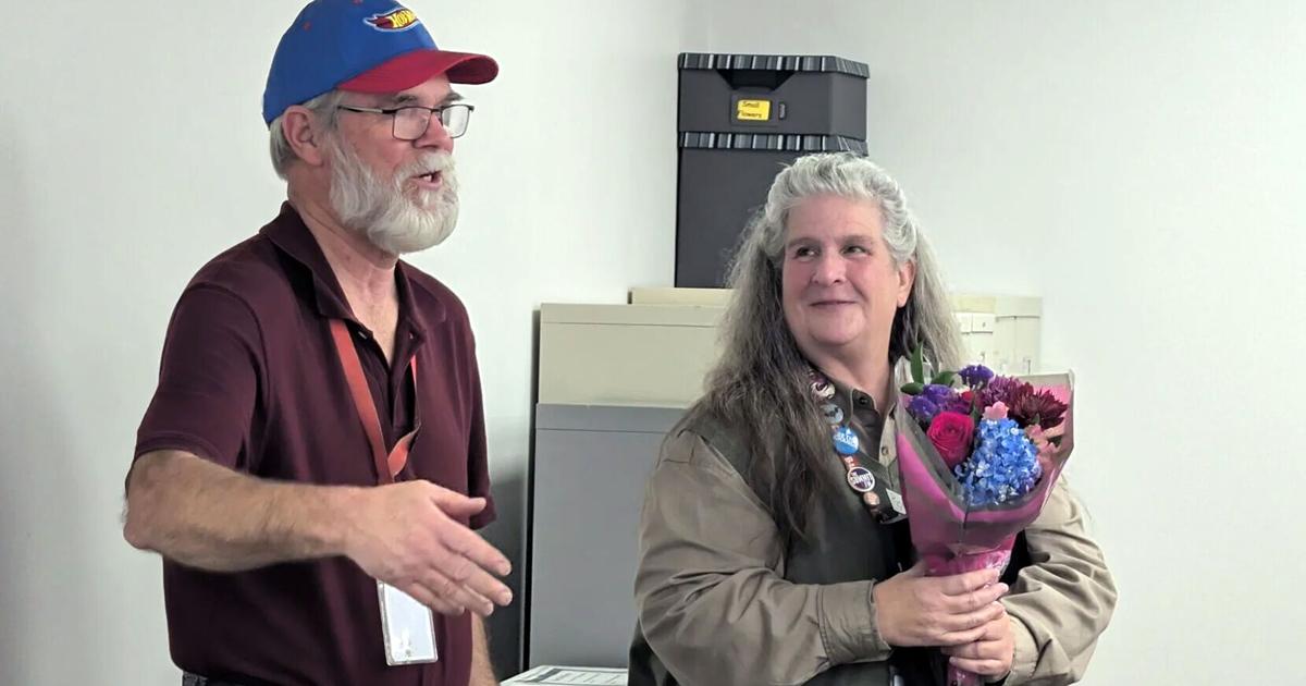 Locil Log Curt and Sharon Savage | Local News | ncnewsonline.com