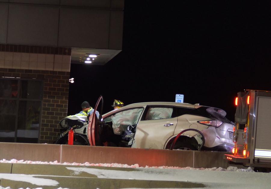 Woman Dies In Toll Booth Crash News 