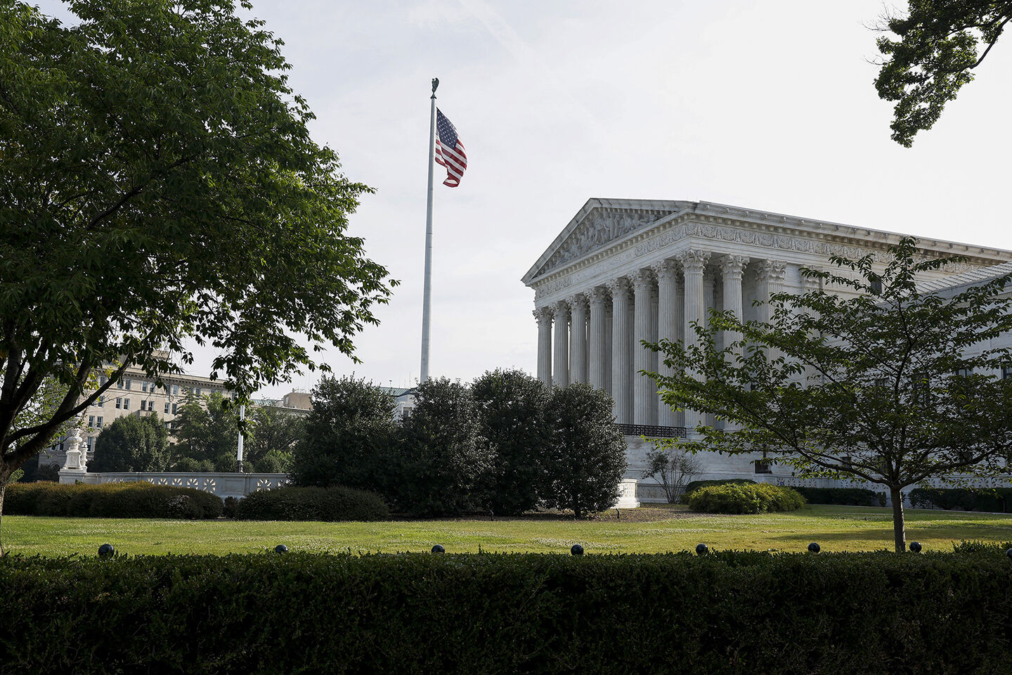 Editorial By Bloomberg Opinion | Supreme Court Needs A Real Ethics Code ...