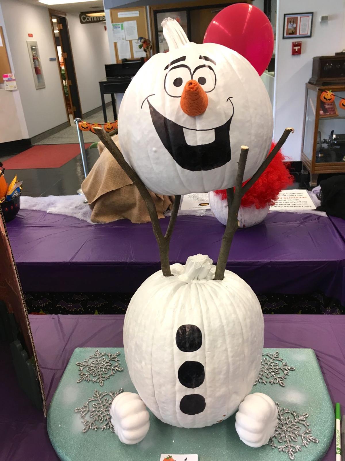 Go Out Of Your Gourd Annual Courthouse Pumpkin Display Lights Up