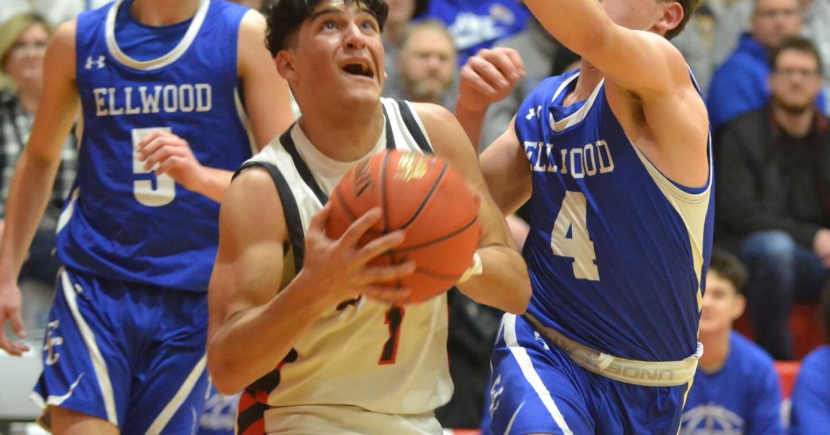 Boys basketball: Ellwood City at Neshannock | Tipoff | ncnewsonline.com