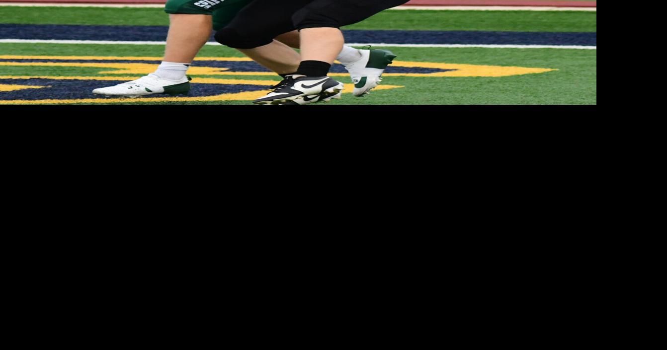 High school football notebook: Moser helps Laurel haul in a win