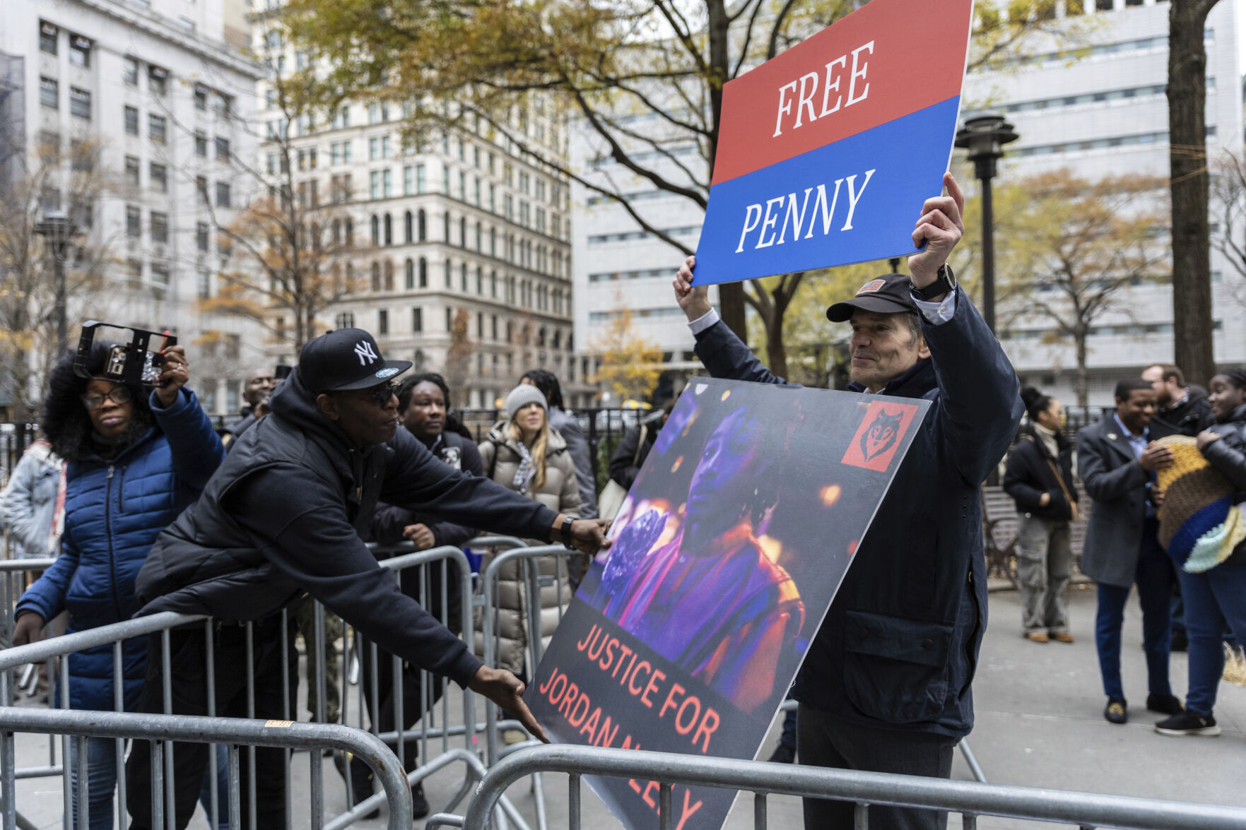 Veteran Daniel Penny Is Acquitted In NYC Subway Chokehold Case Over ...