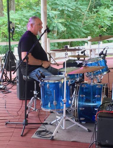 Back to the '50s music draws a crowd | News | ncnewsonline.com