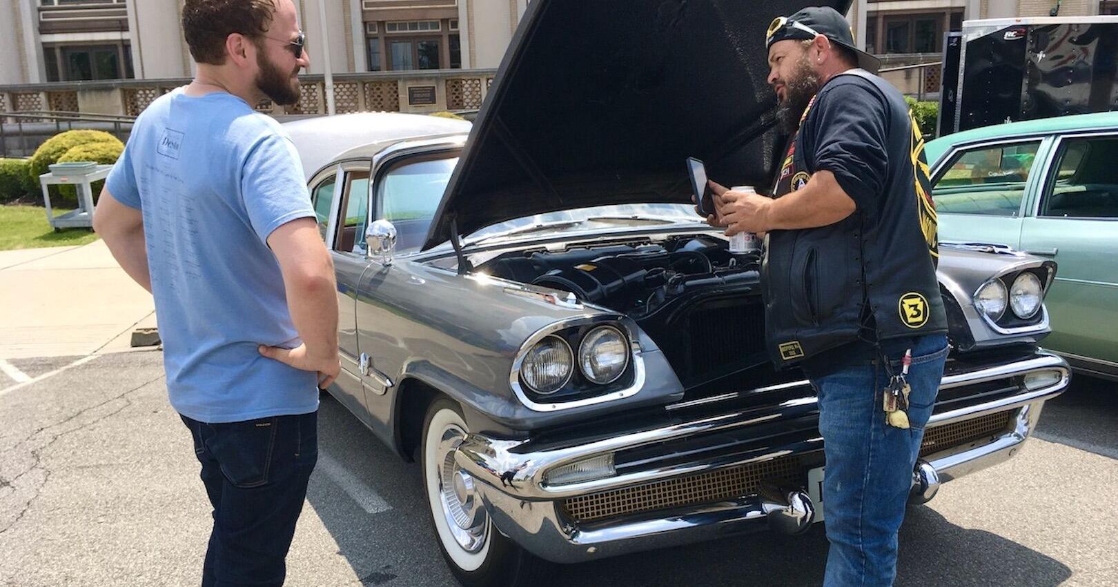 Cathedral car show draws morning crowd - Vimarsana News