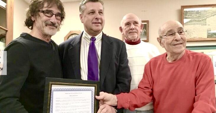 Commissioners pay tribute to Donnie Iris