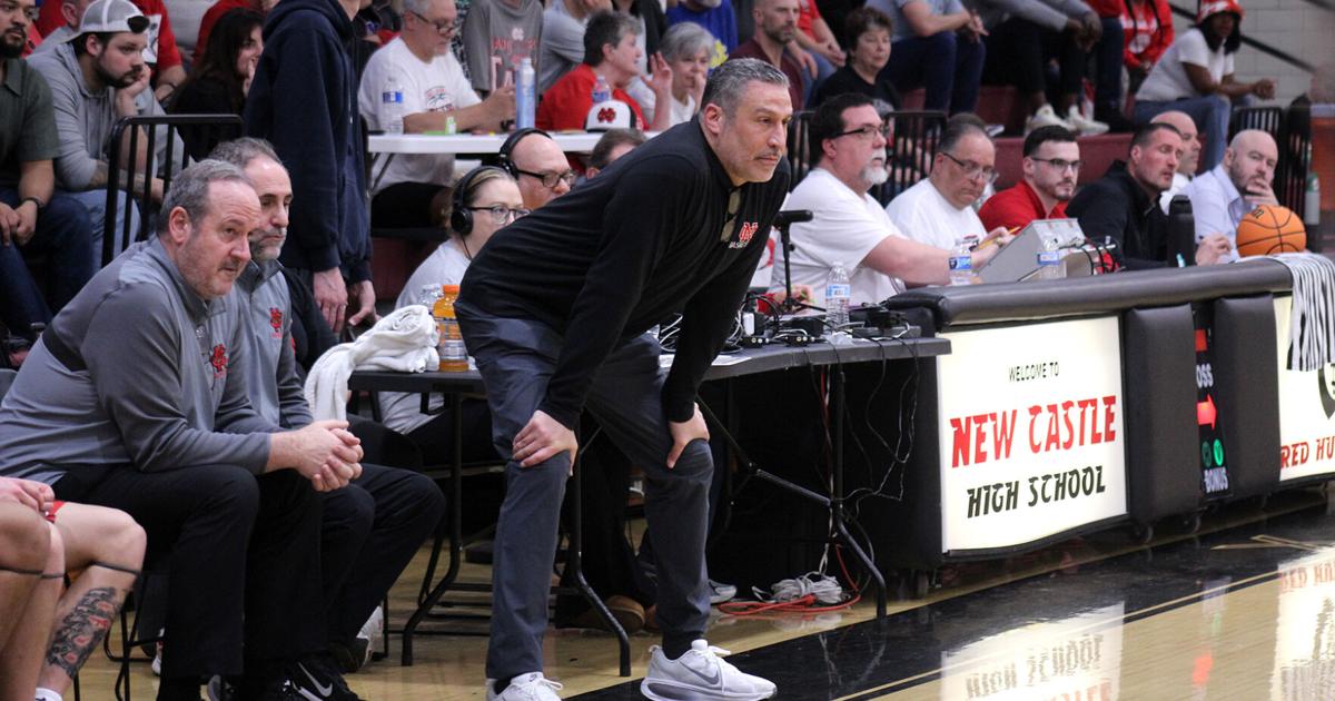 Ellwood City, Neshannock, New Castle boys basketball teams switch classifications