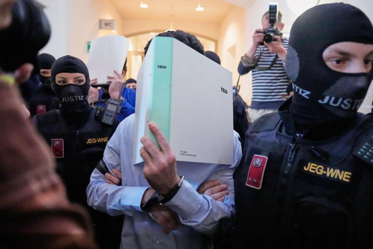Man pleads guilty to plotting attack on a Taylor Swift concert in ...