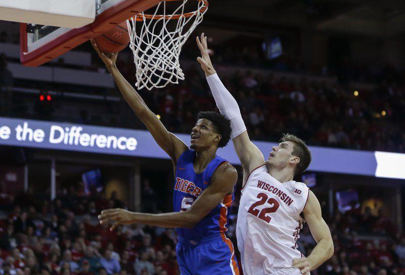 No 16 Wisconsin Overwhelms Savannah State Local Sports