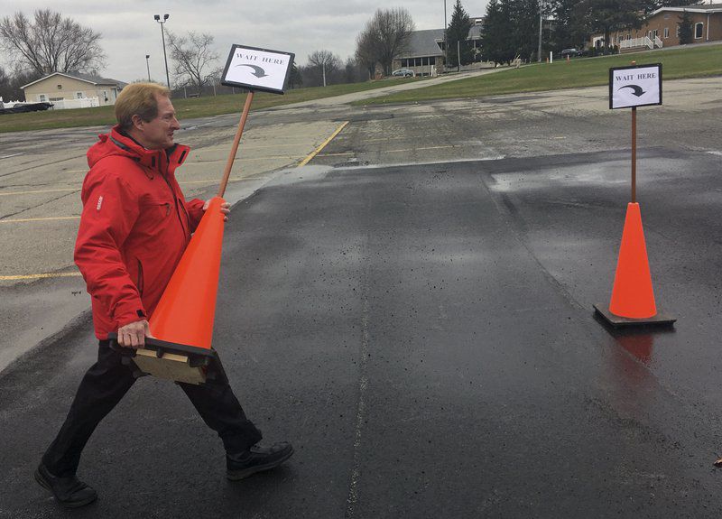 Holy Spirit Parish counters COVID-19 with outdoor confessions