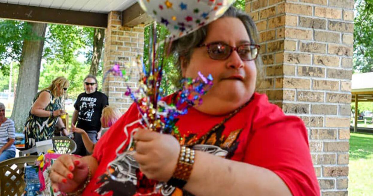 Ellwood woman surprised with antique car parade for birthday - Vimarsana News