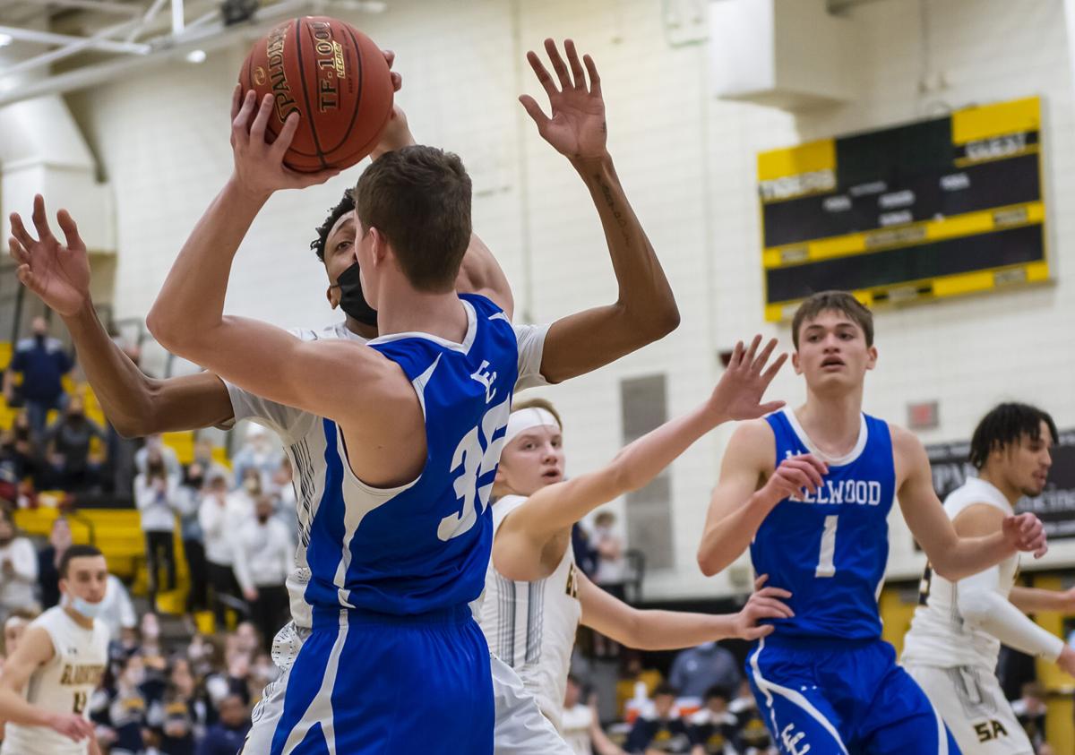 Ellwood City boys basketball beats South Allegheny 53-50 for their first WPIAL championship in 35 years