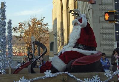 Ellwood City Christmas Parade 2022 Parades In Wampum, Ellwood Usher In The Season | News | Ncnewsonline.com