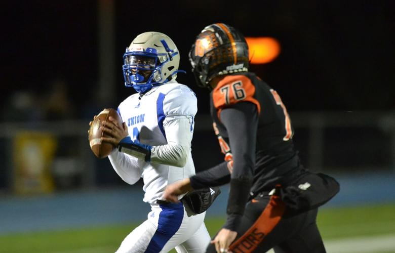 Football Team Earns Spot in PIAA Playoffs