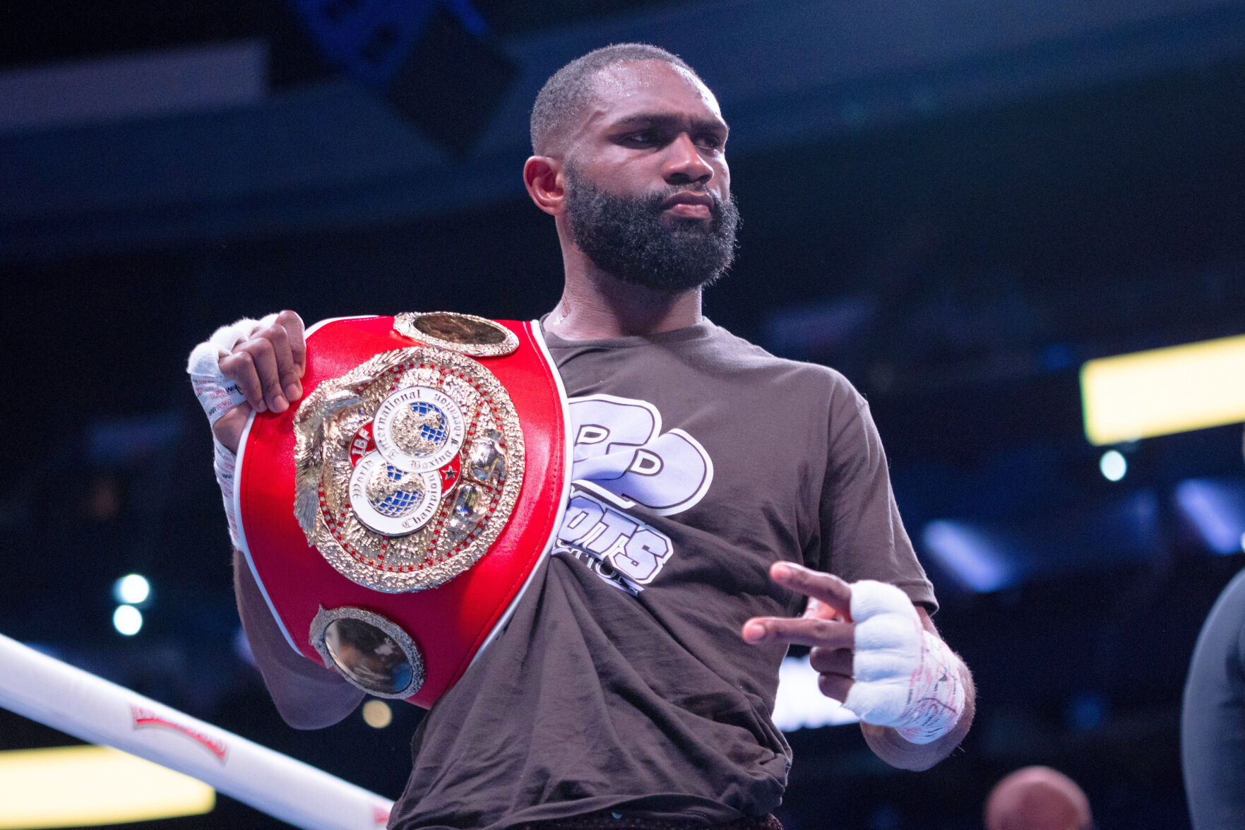 Boots' Ennis crowns himself best fighter in 147-pound Boots' Ennis crowns himself best fighter in 147-pound