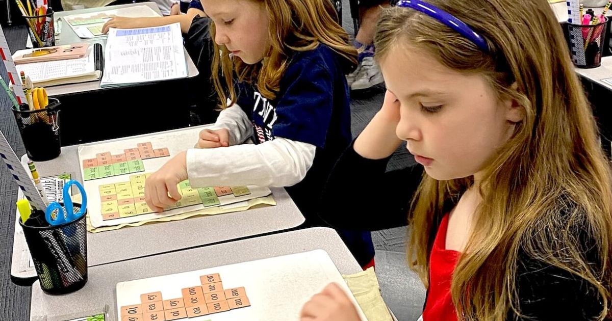 State officials, school directors observe Mohawk reading