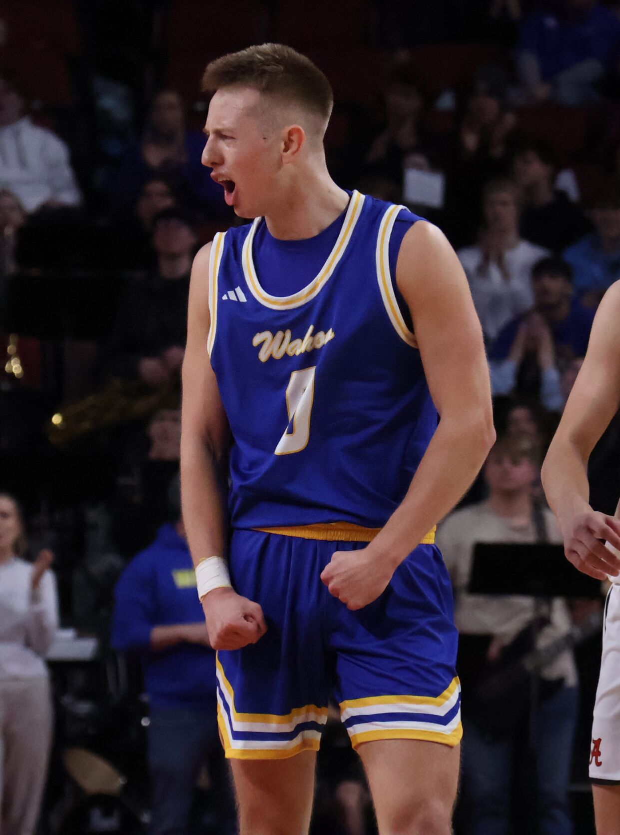 Wahoo knocks off Auburn to win the C1 title behind Glock’s 23point performance Unlimited