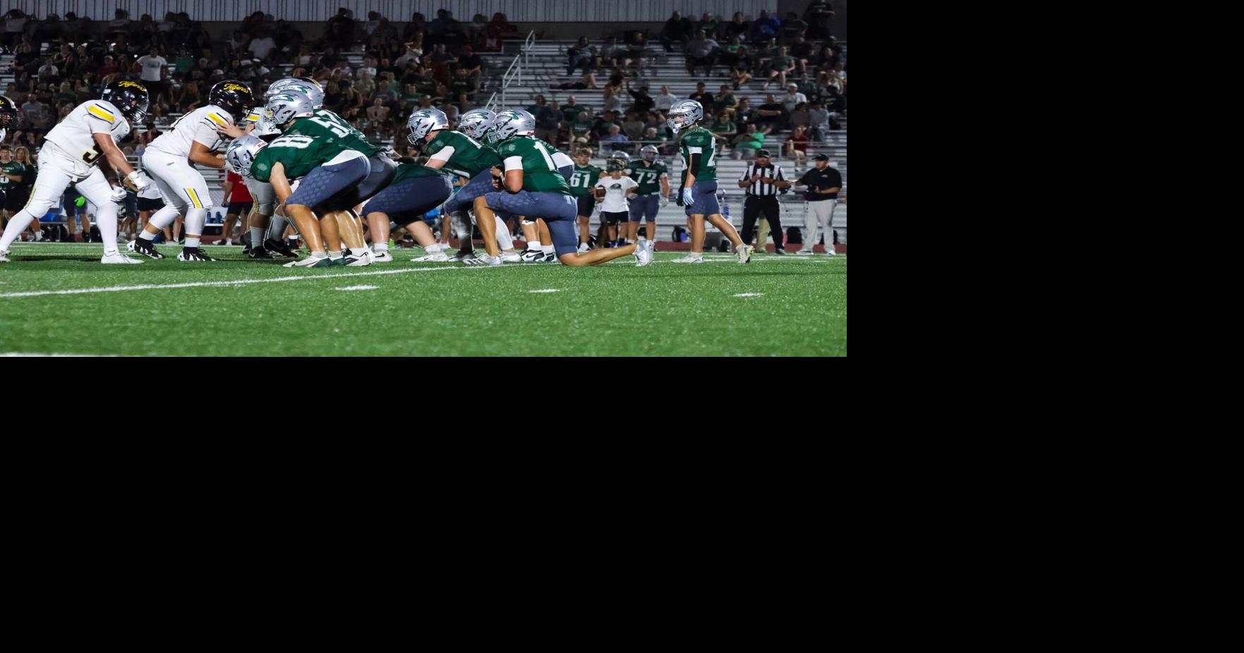 HS FB : LSW Final Kneel | | nebraskanewsservice.net
