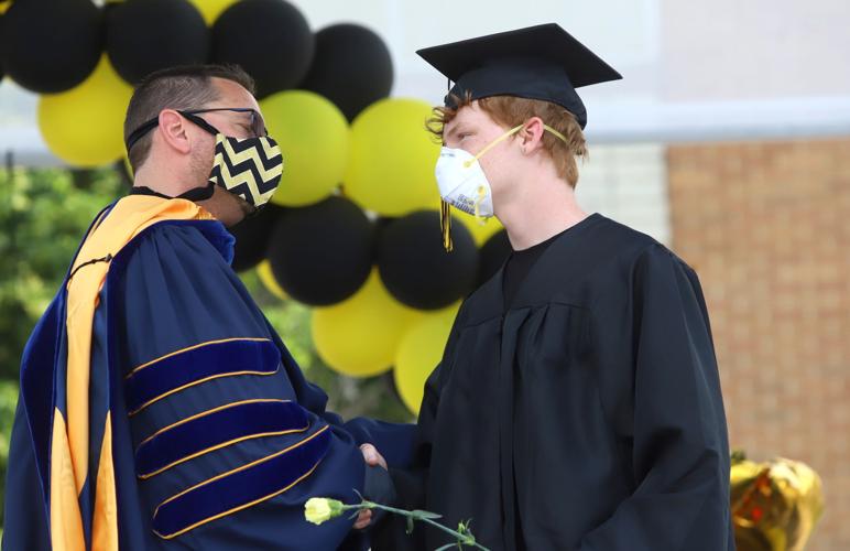 Photo gallery Newark High School graduation News