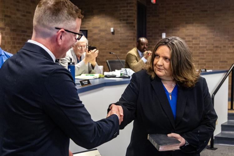 Newark swears in two new city council members | News | newarkpostonline.com