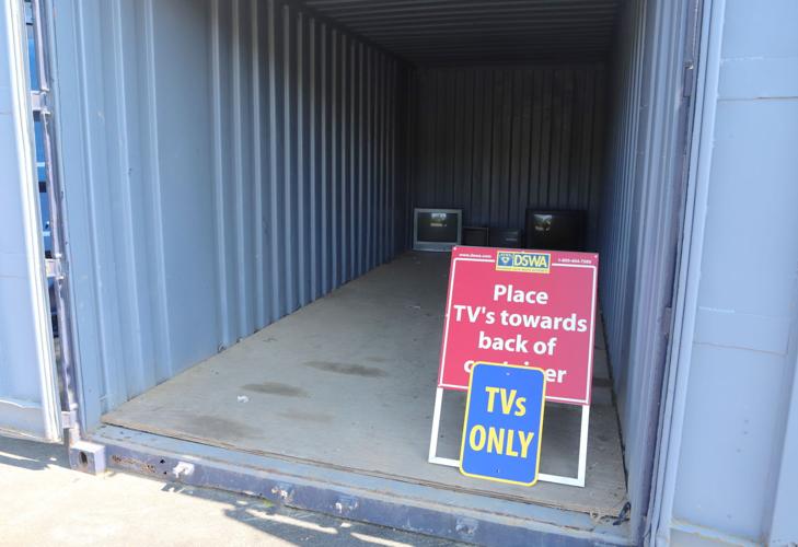 New recycling center opens south of Newark News