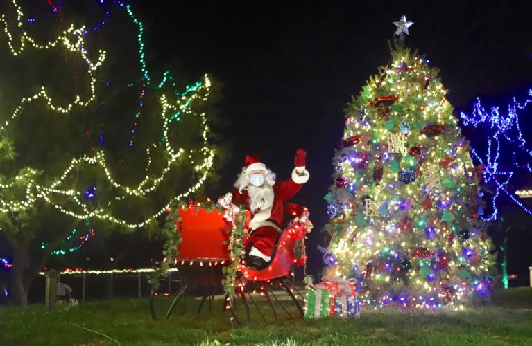 dybde Dag Ansigt opad Drive-thru Christmas display lights up Glasgow Park | News |  newarkpostonline.com