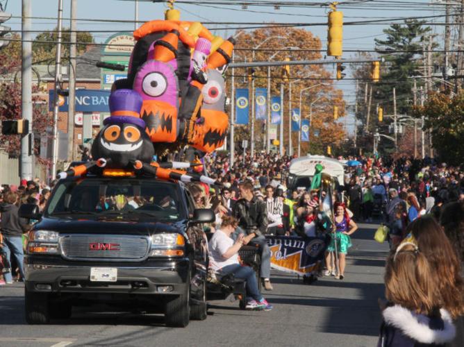 At Newark’s Halloween parade, fun outweighs fright News