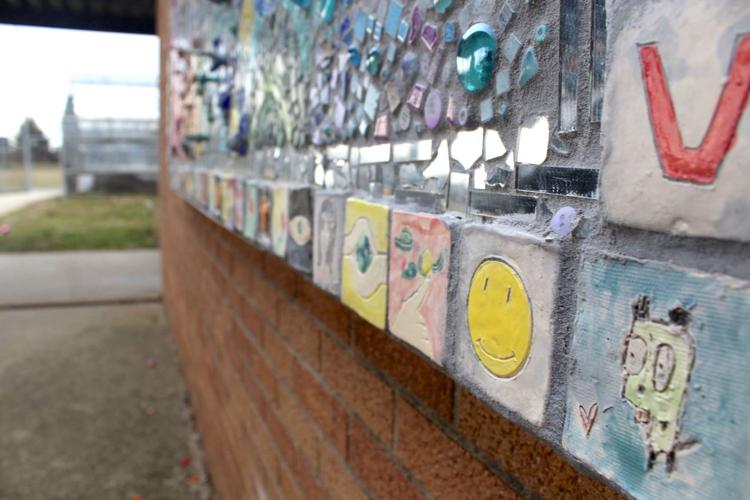 Newark High students create mural honoring the ability to work together ...