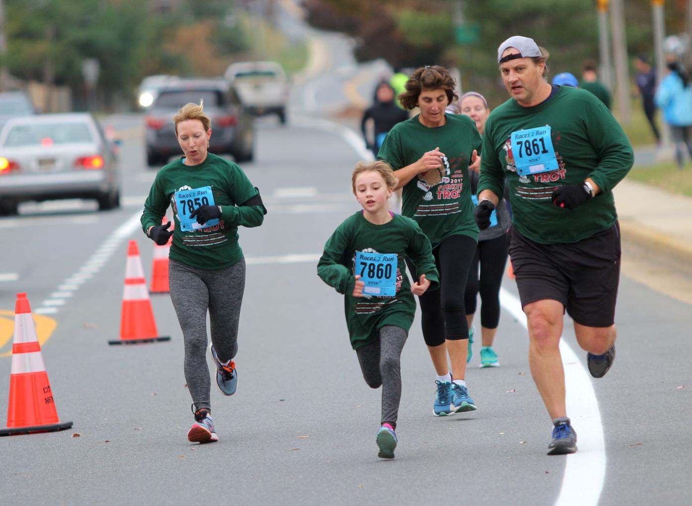 Hundreds run in annual Turkey Trot races | News ...