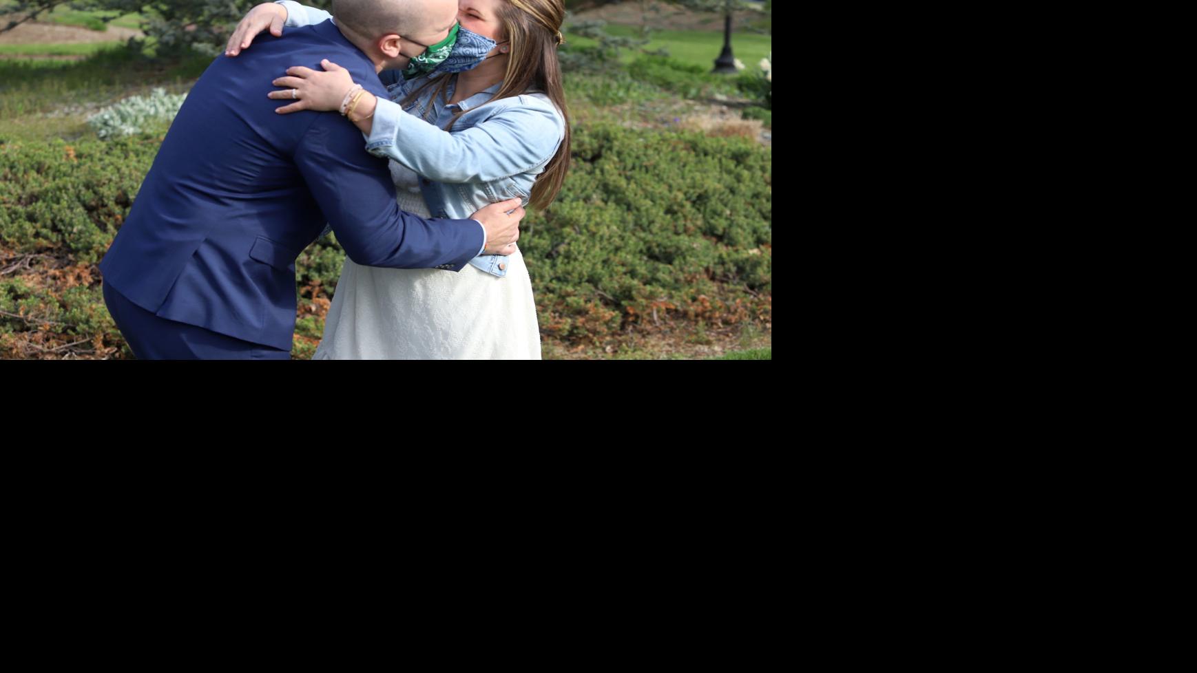 A Socially Distanced I Do After Coronavirus Upends Wedding Plans Couple Takes Vows In Newark Park News Newarkpostonline Com