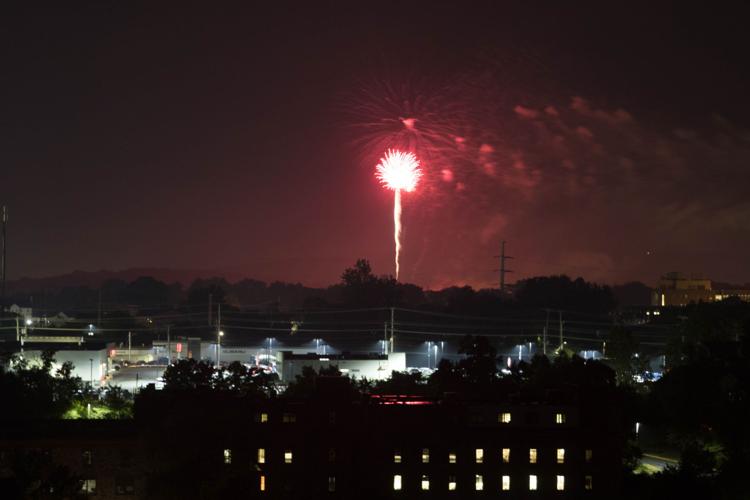 Fireworks viewing at Newark Reservior News Gallery